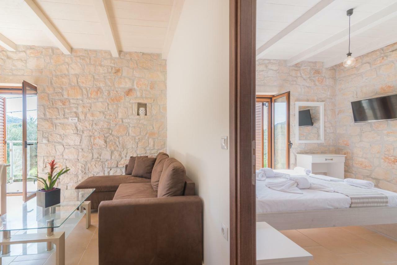 Green Stone Villas Apartments Каламакион Экстерьер фото
