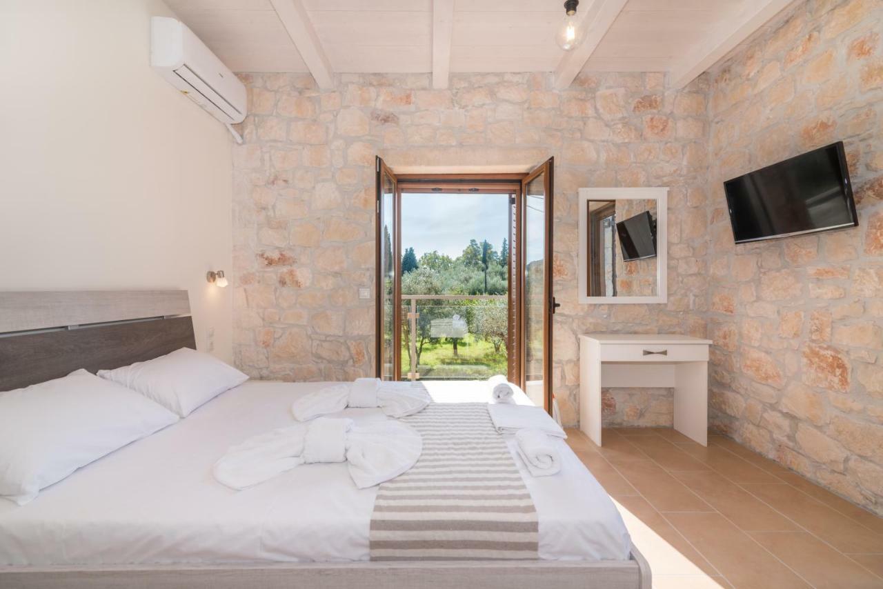 Green Stone Villas Apartments Каламакион Экстерьер фото